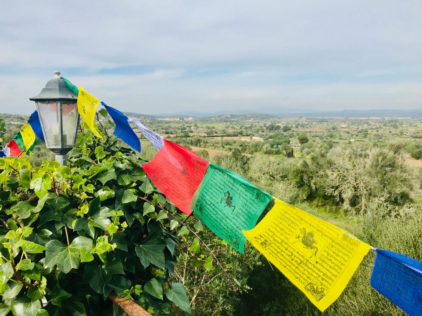 Gebetsfahnen im Wind